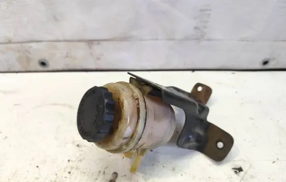 KIA Sorento Power steering fluid tank/reservoir
