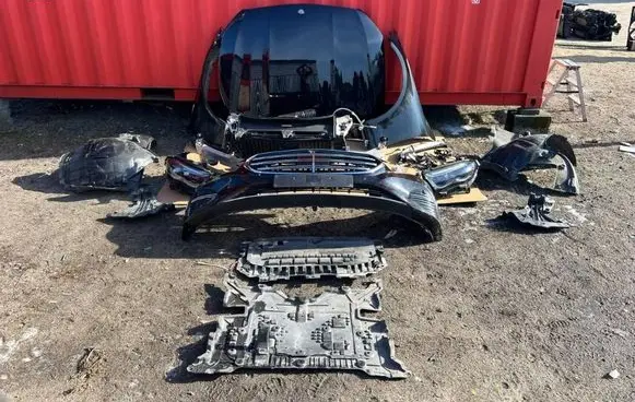 Mercedes-Benz E W214 Front piece kit 