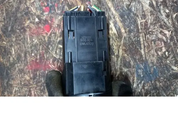 Volkswagen Polo III 6N 6N2 6NF Light switch