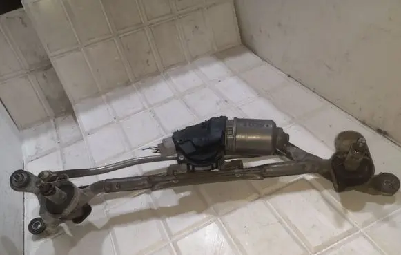 Mazda 5 Front wiper linkage and motor 1593000600