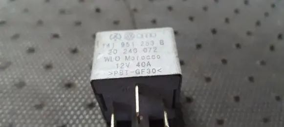 Audi TT Mk1 Other relay 141951253B 20240072