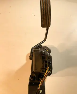 Jaguar S-Type Accelerator throttle pedal 2R839F836A