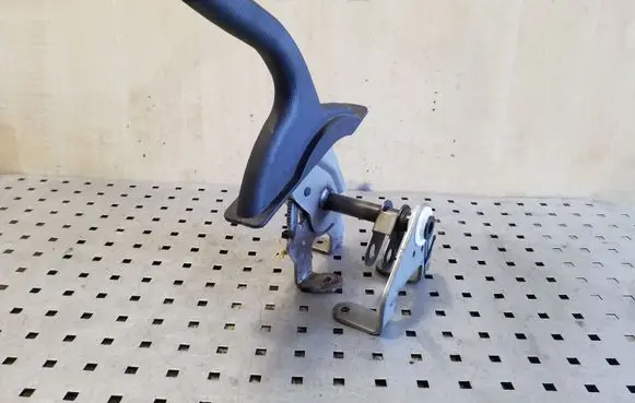 KIA Rio Handbrake/parking brake lever assembly