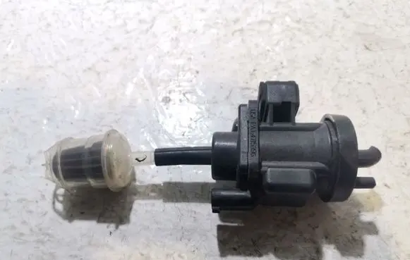 Mercedes-Benz E W210 Turbo solenoid valve 4715396