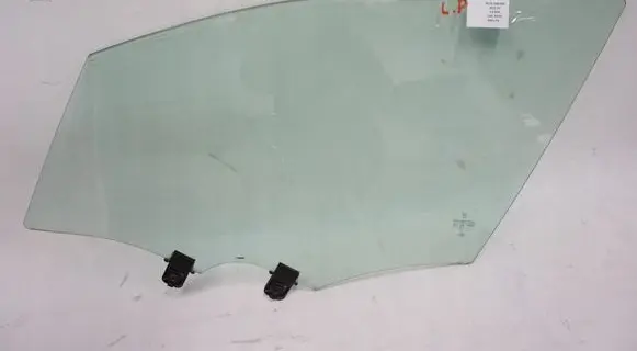 Peugeot 508 RXH Front windscreen/windshield window 