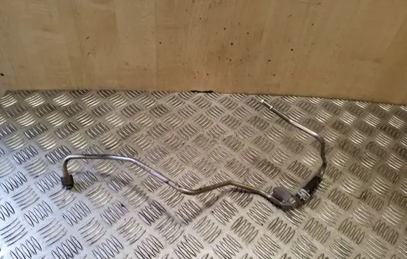 Volkswagen PASSAT B8 Exhaust gas pipe 04L131582F