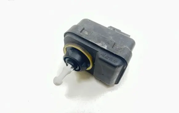 Nissan Note (E11) Headlight level adjustment motor 89028944
