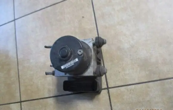 Suzuki Grand Vitara II ABS Pump 1J20480AT 5FJ7