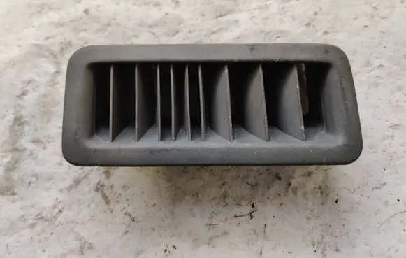 Volkswagen Transporter - Caravelle T4 Dash center air vent grill 701819072