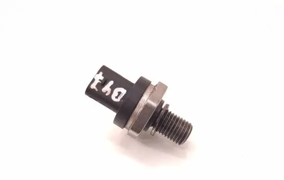 BMW 5 F10 F11 Oil pressure sensor 8614494