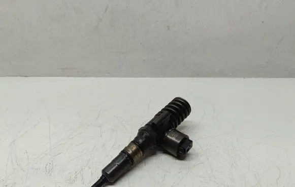 Audi A4 S4 B6 8E 8H Fuel injector 03G130073G