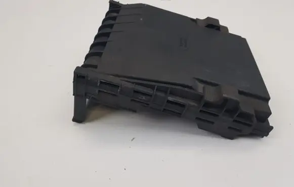 Skoda Octavia Mk2 (1Z) Fuse box cover 1K0937132F