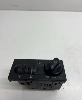 Volkswagen Golf III Light switch 1H6941531N