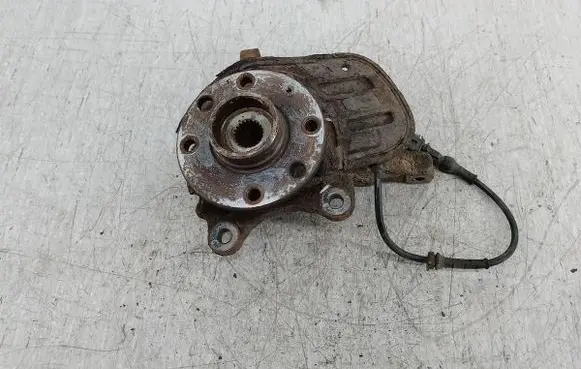 Opel Meriva A Front wheel hub spindle knuckle