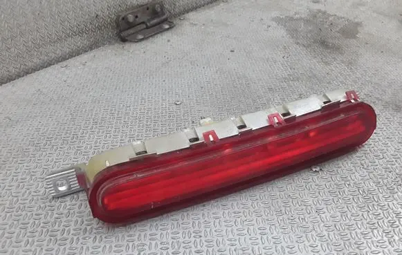 Toyota Corolla Verso AR10 Third/center stoplight