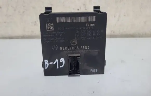 Mercedes-Benz E W211 Gateway control module A2215408845 A2214481027 A2215408945