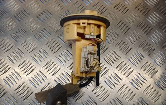 Toyota Corolla Verso E121 Fuel level sensor 770100F010