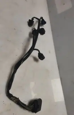 Audi A6 S6 C6 4F Fuel injector wires 