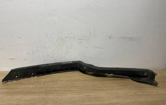 Skoda Octavia Mk2 (1Z) Front bumper mounting bracket 0010111393160 1Z0807184C