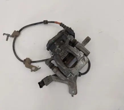 Nissan Leaf II (ZE1) Rear brake caliper
