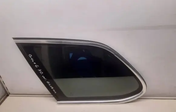 Volkswagen Golf VI Rear side window