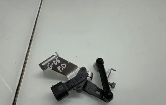 BMW X5 G05 Headlight/headlamp level sensor 6895467