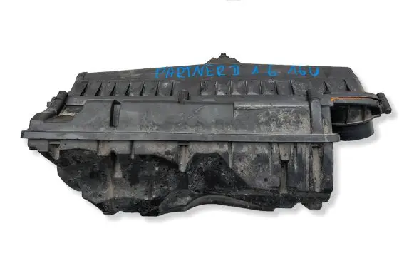 Peugeot Partner Air filter box 