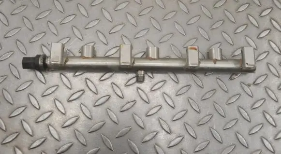 Maserati Ghibli Fuel main line pipe 000283628 051170574