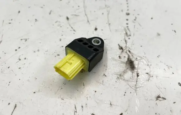Toyota RAV 4 (XA30) Airbag deployment crash/impact sensor 8983142010