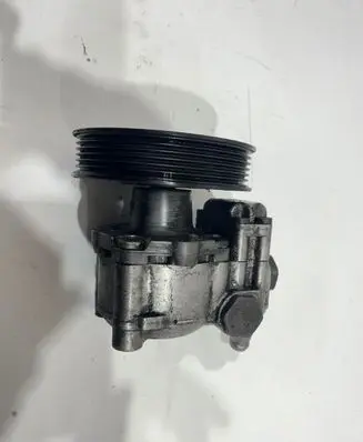 BMW 5 E60 E61 Power steering pump 7652974105