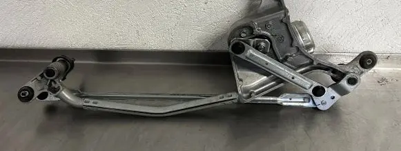 Audi e-tron Front wiper linkage and motor 4kl955023