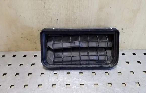 Volkswagen Eos Quarter panel pressure vent 3C0819465