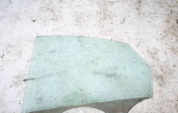 Rear door window glass