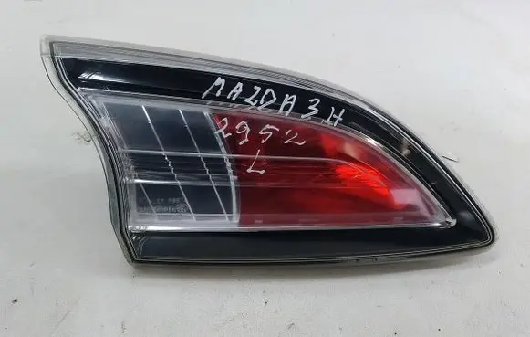 Tailgate rear/tail lights