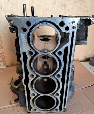 Mercedes-Benz CLK A209 C209 Engine block R2710103105