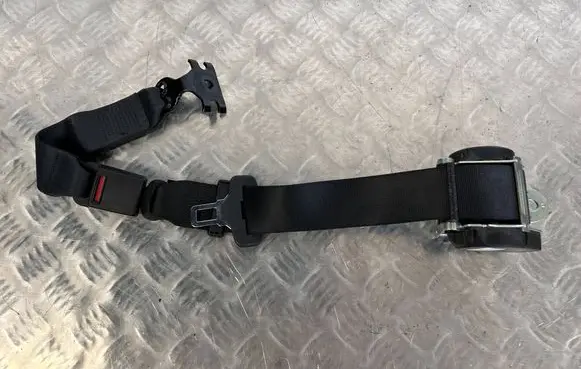 Maserati Ghibli Middle seatbelt (rear) 6700174400
