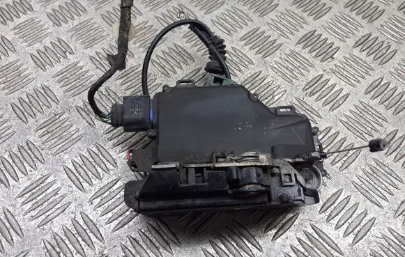 Seat Cordoba (6L) Front door lock 