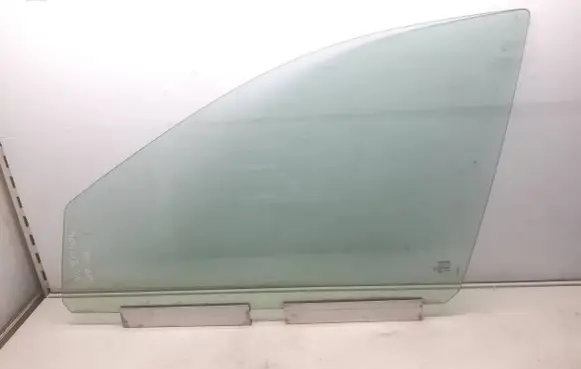 Volvo XC90 Front door window glass four-door 43R001582 E000199