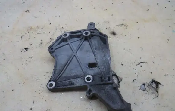 Fiat 500X Engine mounting bracket 5525425