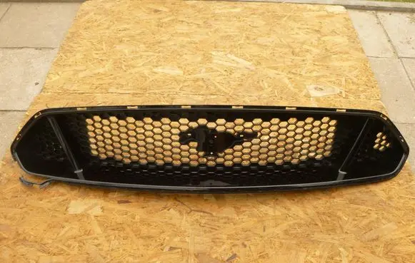 Ford Mustang VI Front bumper upper radiator grill JR3B8150DD JR3B8200DE