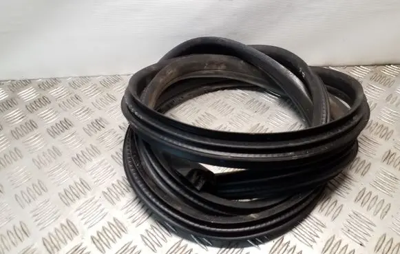 Front door rubber seal
