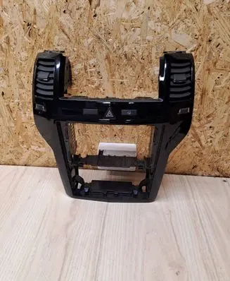 Opel Zafira B Radio/GPS head unit trim 13162556
