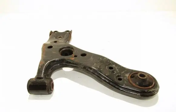 Toyota Avensis T270 Front lower control arm/wishbone