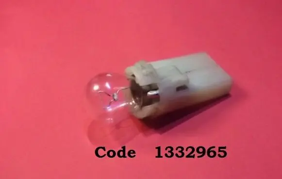 BMW X5 E70 Tail light bulb cover holder 1332965