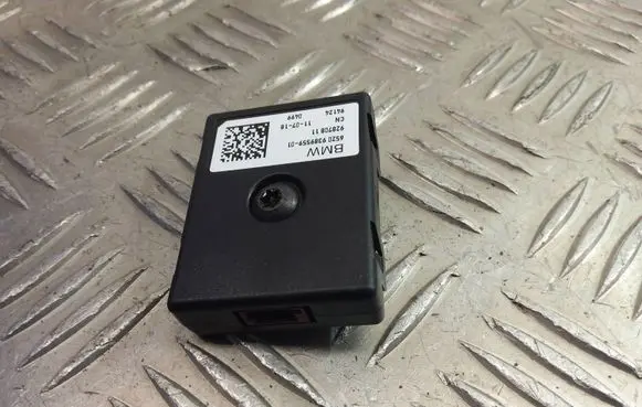 BMW X3 G01 Aerial antenna amplifier 9389559