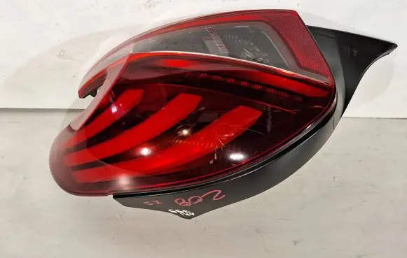 Peugeot 208 Rear/tail lights 9810430580