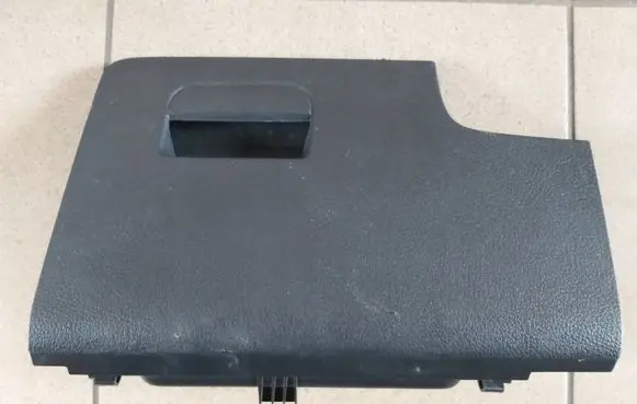 Volkswagen Golf Plus Glove box 5M1858719E