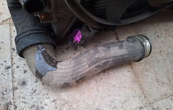 Volkswagen Golf V Intercooler hose/pipe