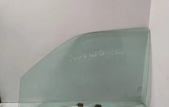 Lada Niva Front door window glass four-door 43R00082