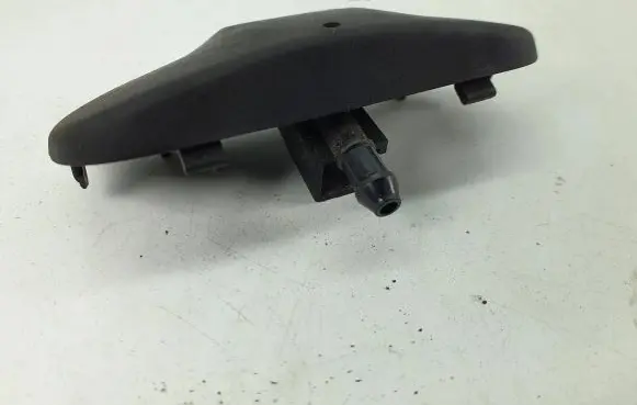 Volkswagen Golf V Windshield washer spray nozzle 1T0955985